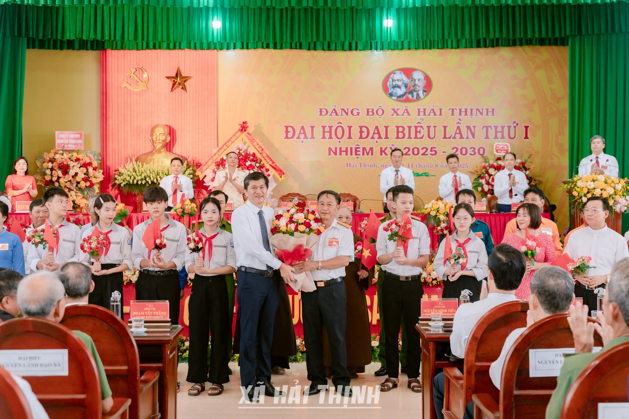 Phiên chính thức Đại hội đại biểu Đảng bộ xã Hải Thịnh lần thứ nhất, nhiệm kỳ 2025-2030